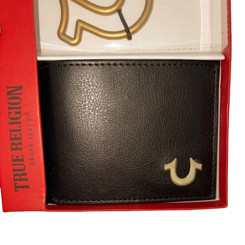 Brand New True Religion Gold Black Leather Billfold Wallet w/ Caribiner Keychain